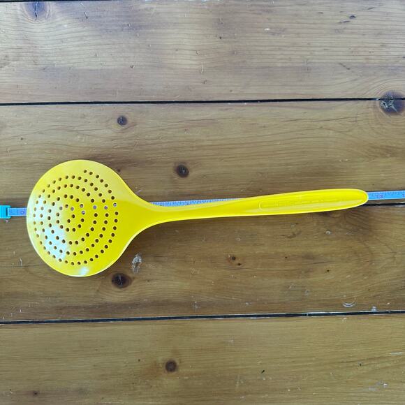 Preowned Hutzler Yellow Melamine Skimmer 12 Inch Non Stick Glossy  Finish  Spoon - Picture 2 of 9
